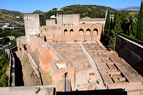 parte de la alcazaba destruida