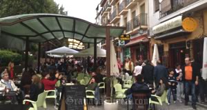 terraza en un bar en plaza de campo en realejo de granada