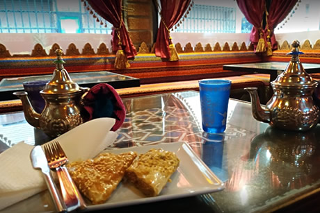 te y dulces arabes en la teteria bagdad