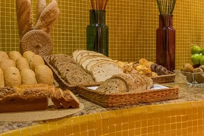 mesa de seleccion de panes en macia plaza