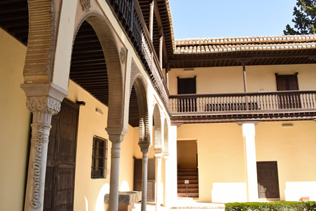 arcos de la casa del chapiz en granada