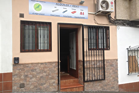 entrada a la tienda la vereda