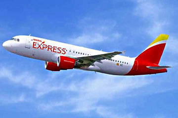 avion de iberia volando a madrid