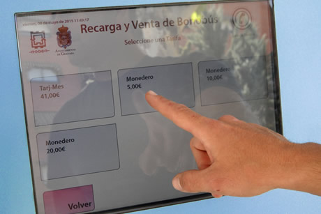 pantalla de recarga de credibus en la parada