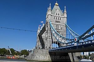 london bridge por la noche