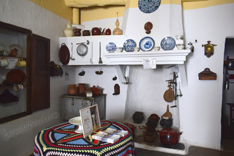 interior de la casa en bubion