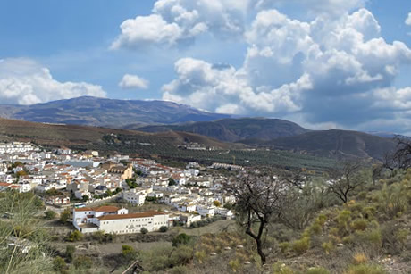 vista de ugijar y las montañas