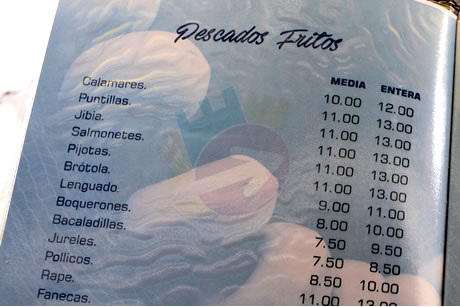 cartel del restaurante la bodeguita en almunecar