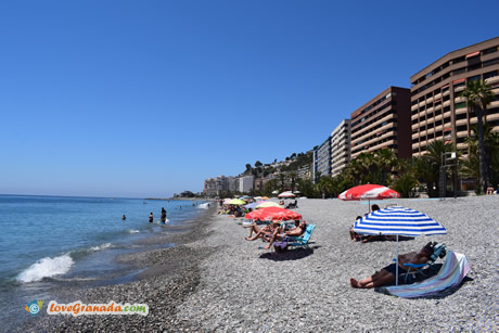 orilla de la playa velilla