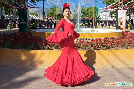 vestido rojo flameco en la feria