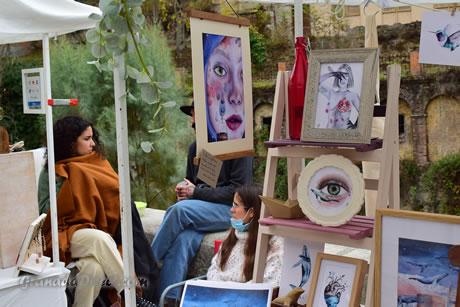 mercadillo de artesania en paseo de los tristes