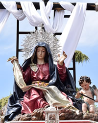 procesion lanzada en martes santo en granada