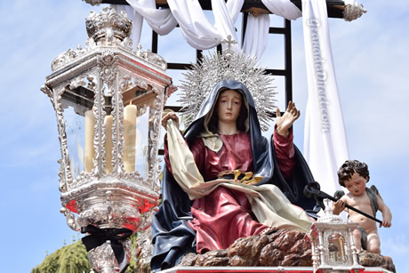 virgen de soledad en viernes santo en granada