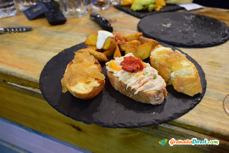 bocadillo de ensaladilla rusa
