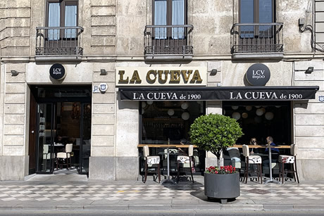 la cueva 1900 entrada