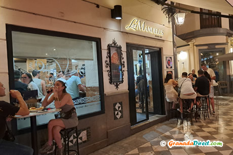 los manueles exterior de noche