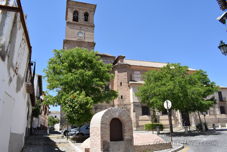 exterior de la iglesia de san salvador en el albaicin