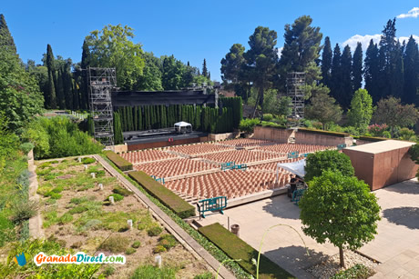sillas en el auditorio del generalife
