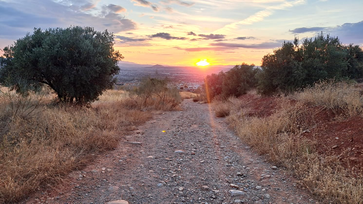 npuertadel solen elcamino de los neveros en huetor vega