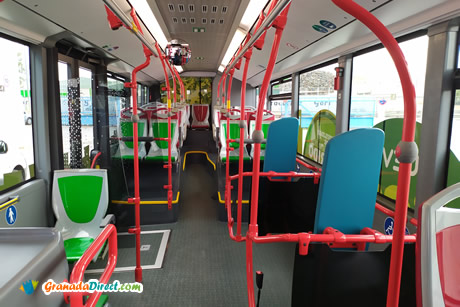 interior del bus urbano