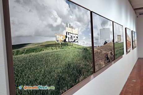 carteles en la carretera