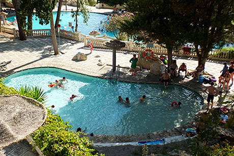 vista de la piscina de alicun