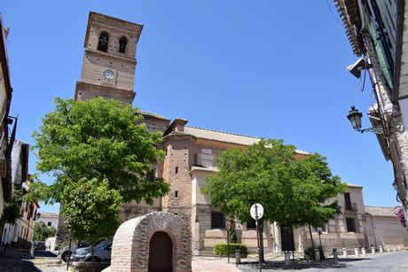 vista de la iglesia en cuesta del chapiz