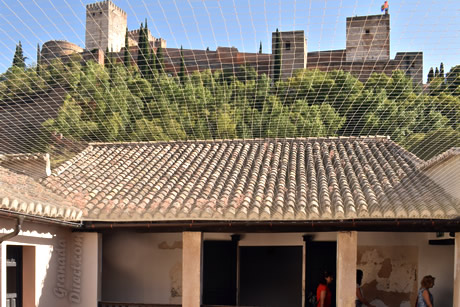 vista de la alhambra desde la terraza de la casa de zafra