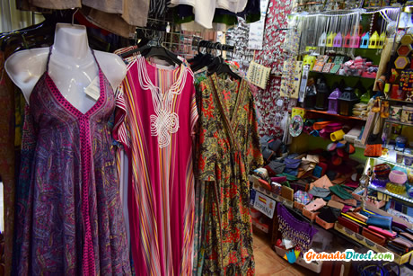 vestidos en el bazar