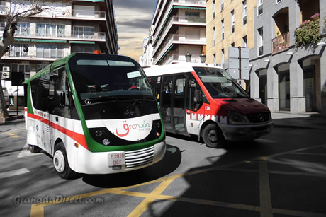 tren turistico de granada junto con alhambra bus